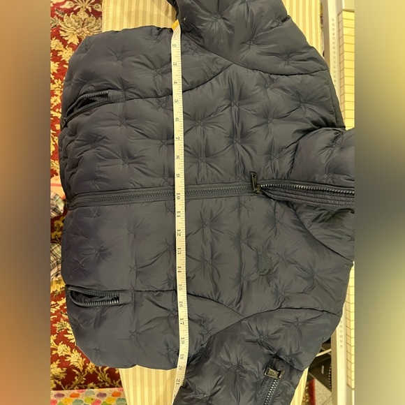 The North Face Holladown crop Cross-Stitch Goose Down Puffer Jacket, size Medium - Picture 15 of 17